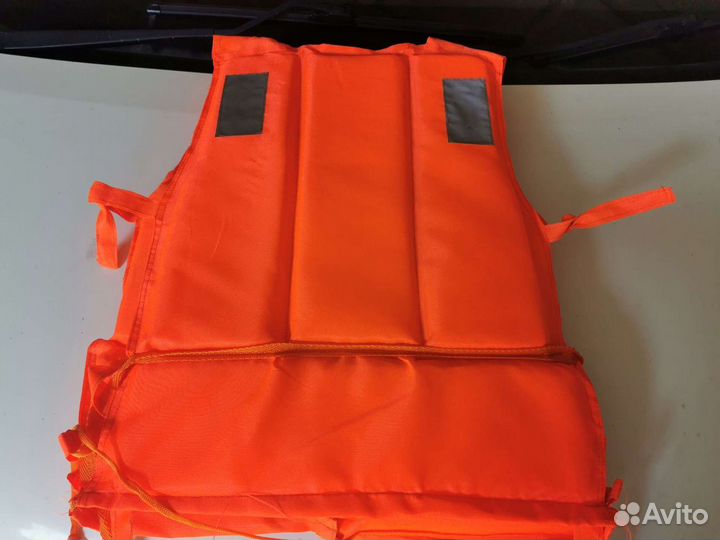 Спасательный жилет взрослый