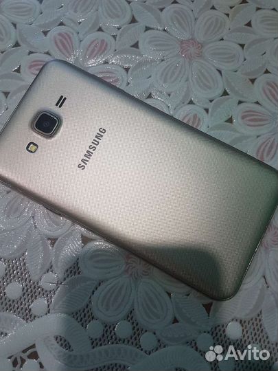 Samsung Galaxy J7 Neo, 2/16 ГБ