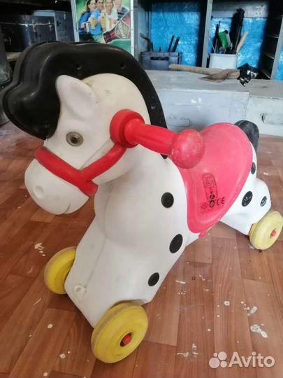 Лошадь детская на колесах