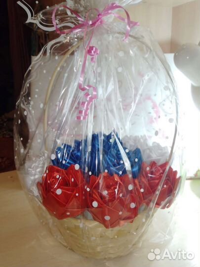 Цветы букет корзина из атласных лент в подарок