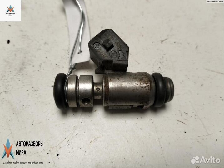 Форсунка Renault Espace 4 рест. 2006 IWP098