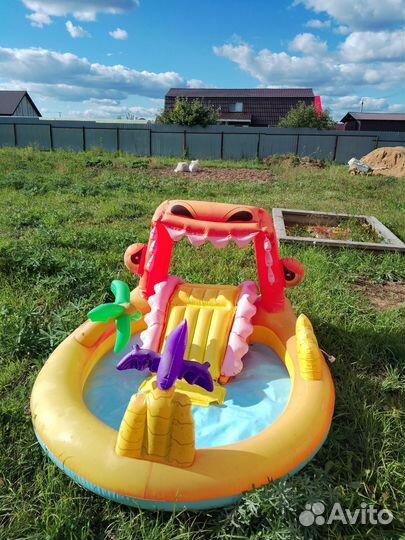 Детский надувной бассейн с горкой