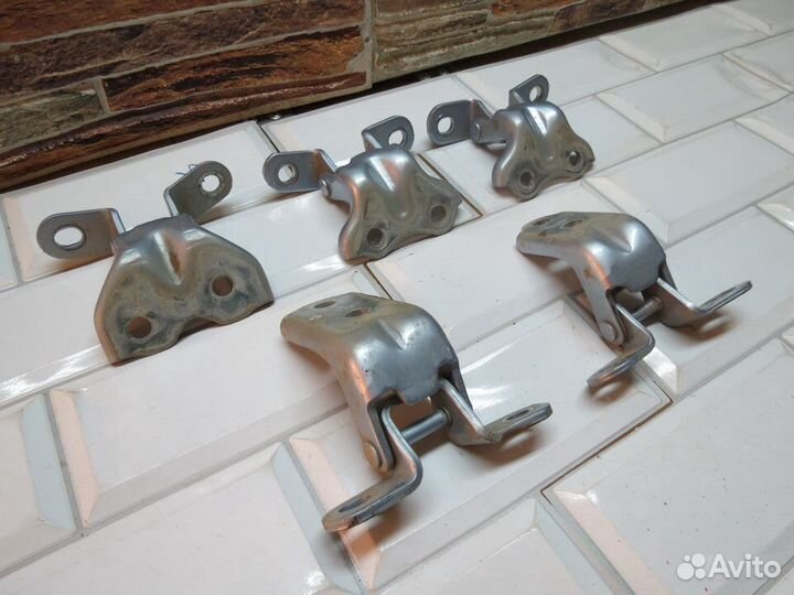 Петля Hyundai Solaris 2010-2014