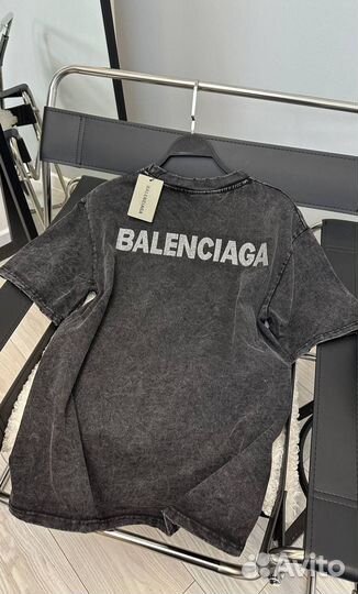 Топовая футболка balenciaga стразы