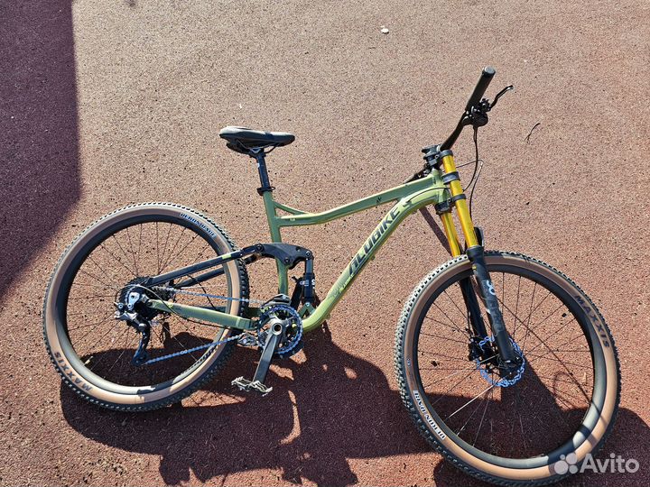 Велосипед GT салатовый