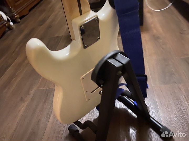 Электро гитара Squier stratocaster