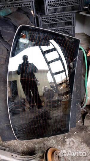 Стекло заднее Hyundai Elantra