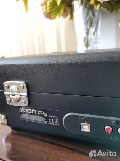 Виниловый проигрыватель ION Audio Vinyl Motion