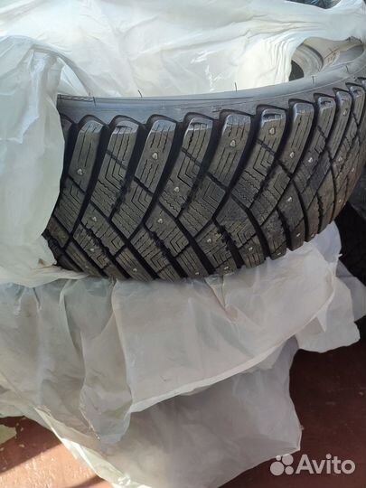 Goodyear UltraGrip Ice Arctic SUV 215/55 R18