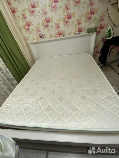 Кровать с матрасом 170х200