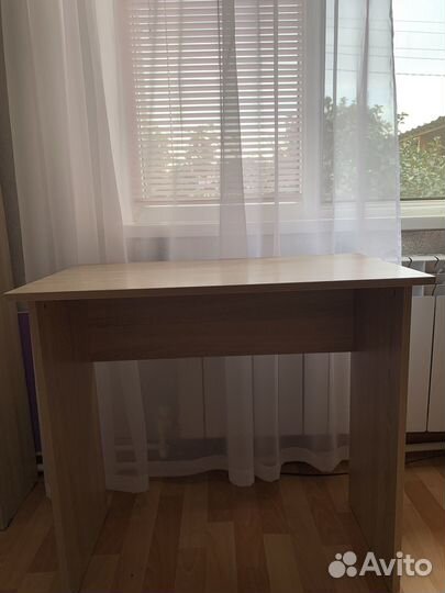 Письменный стол