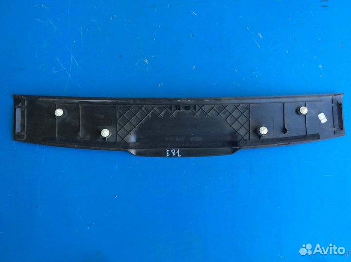 Накладка крышки багажника на BMW E81,87 04-10 г