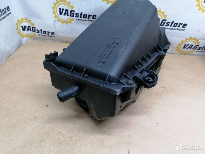 Корпус воздушного фильтра Volkswagen Golf 4 2.3