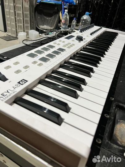 Миди клавиатура Arturia KeyLab Essential 61