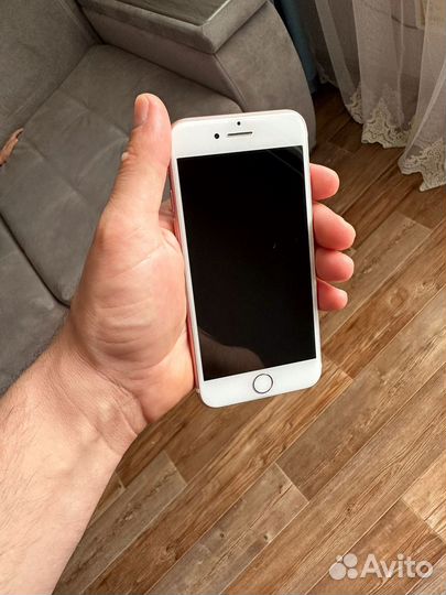 Телефон iPhone 7