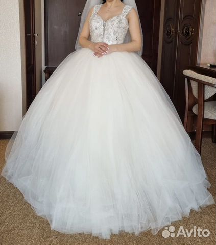 Свадебное платье, расшитое сваровскими камнями объявление продам