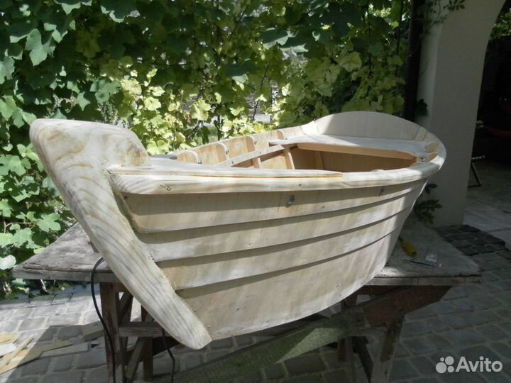 Лодка декоративная