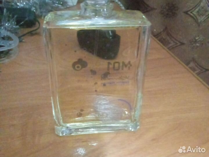 Molecula escentric M01