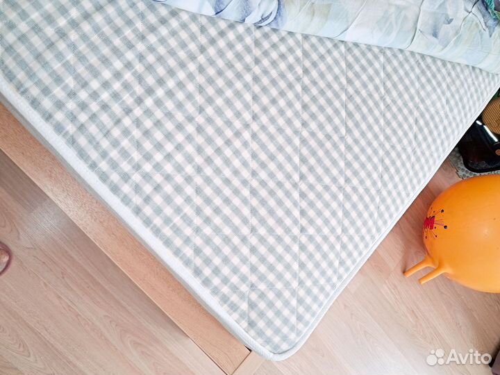 Кровать двухспальная