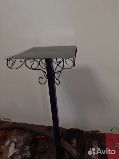 Скамейка со столиком