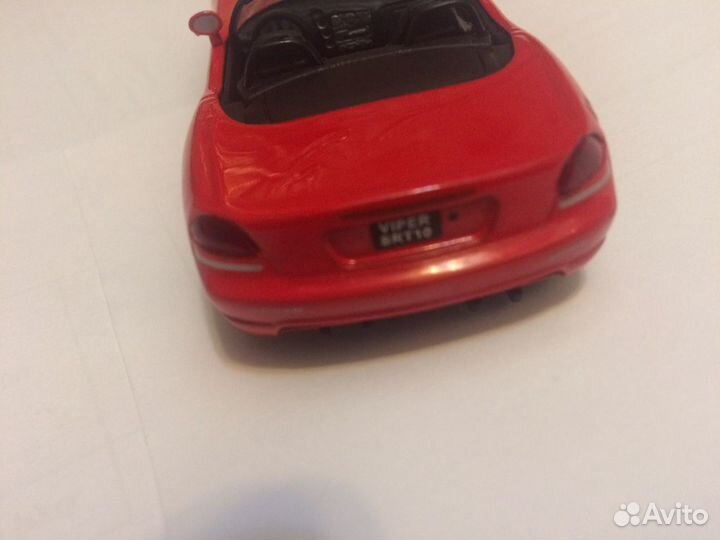 Модель автомобиля 1/43 Dodg Viper SRT 10