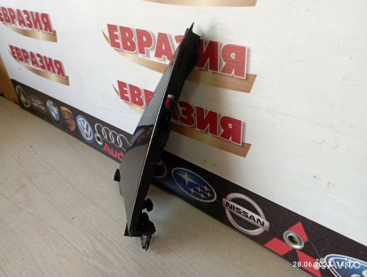 Уголок двери задний правый Lexus Rx350 2010