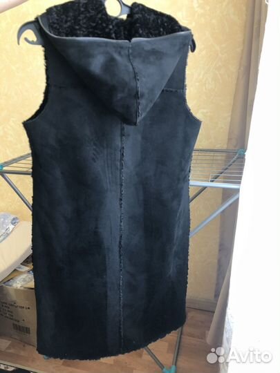 Жилетка (безркавка) удлиненная женская меховая