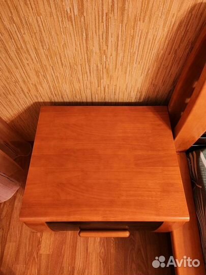 Тумба прикроватная