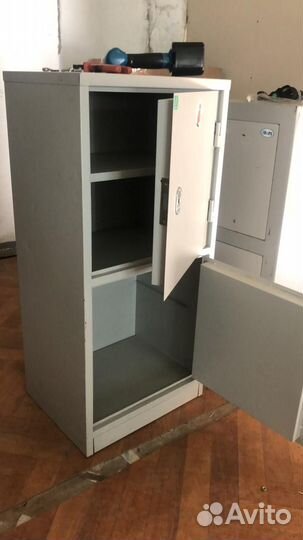Сейф металлический