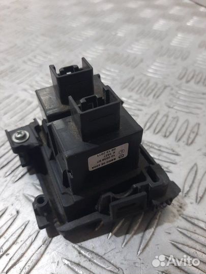 Кнопка обогрева сидений Mazda 3 BL