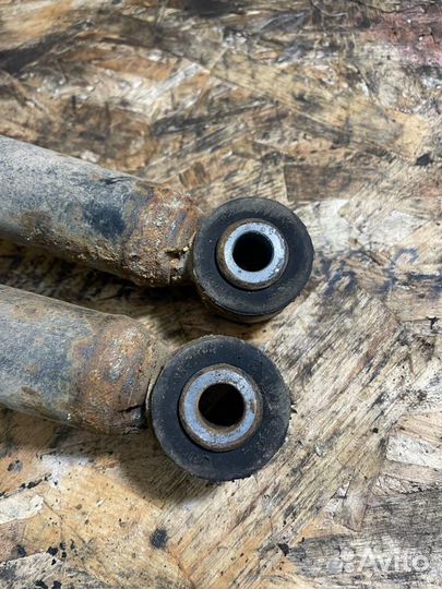 Задние амортизаторы Рено Сандеро 1