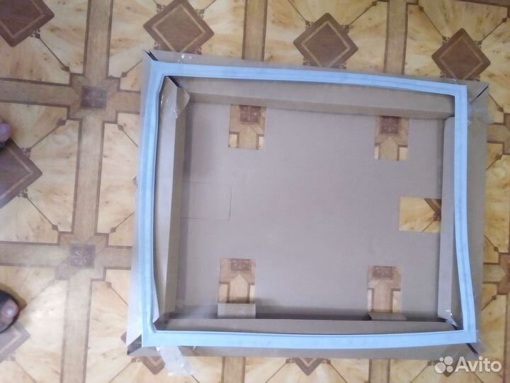 Уплотнитель для морозильной камеры холодильника