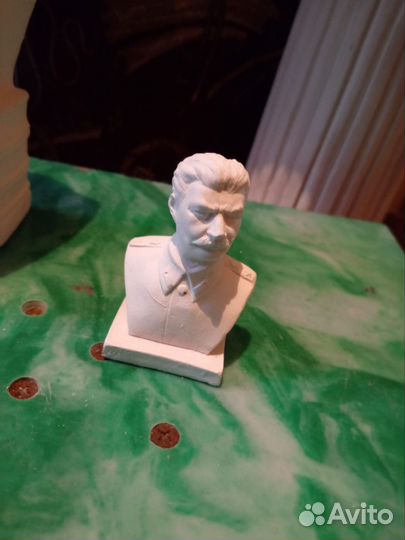 Бюст Сталина