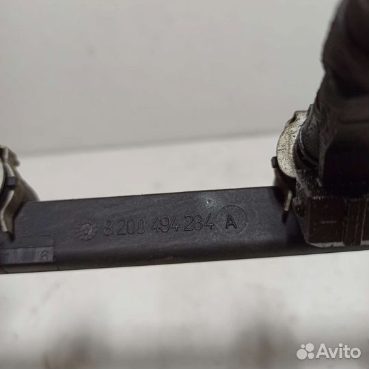 Топливная рампа + форсунки Renault Logan 1.6 k7m