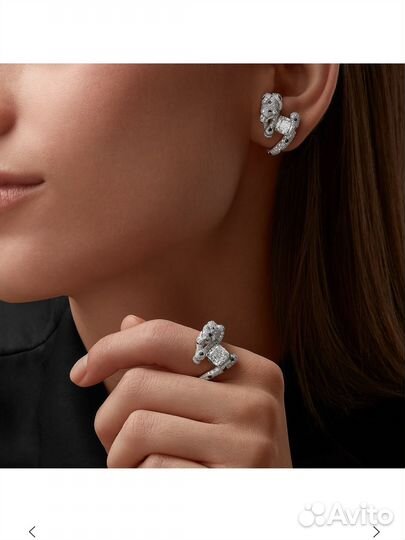 Серьги Cartier Panthere de Cartie Emerald Onyx