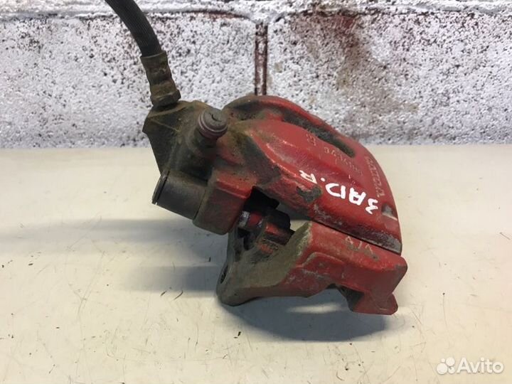 Суппорт тормозной задний правый Volvo S80 седан