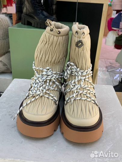 Дутики женские зимние