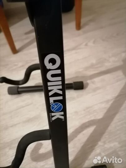 Подставка / стойка для гитары (электрогитары)