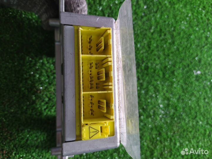 Блок airbag Nissan Laurel HC35