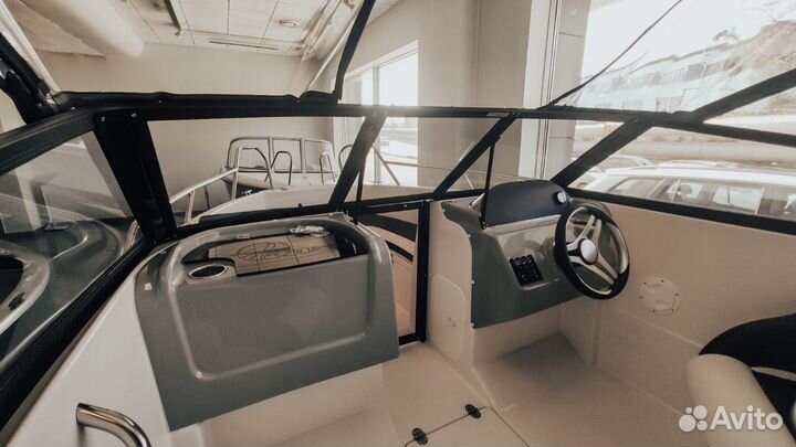 Прогулочный рыболовный катер Phoenix 510BR