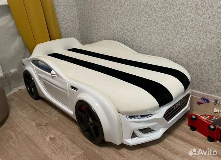 Кровать машина для малышей
