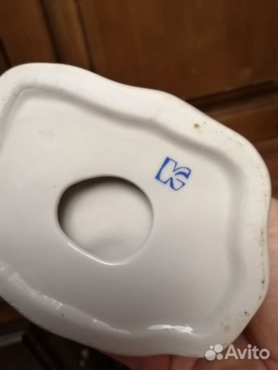 Статуэтка фарфор