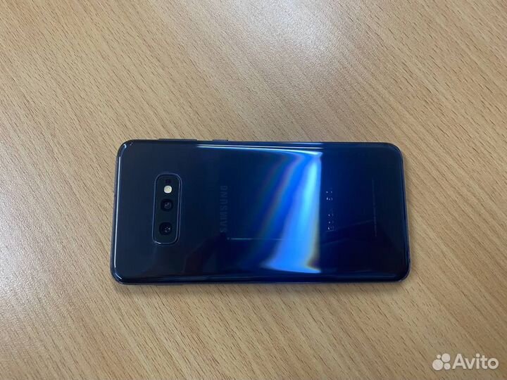 Samsung Galaxy S10e, 6/128 ГБ