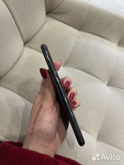 iPhone X, 64 ГБ