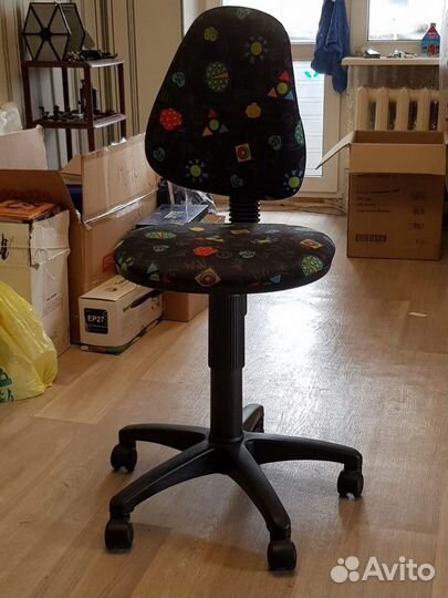 Компьютерный стол и стул (комплект)