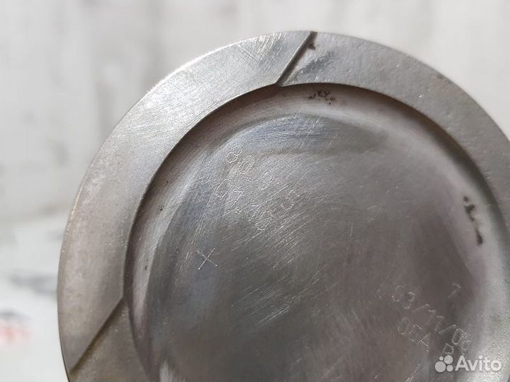 Поршень с шатуном Skoda Octavia (A5) 1Z3 BSE 2009