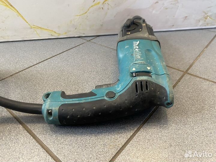 Перфоратор Makita HR2470\Под ремонт