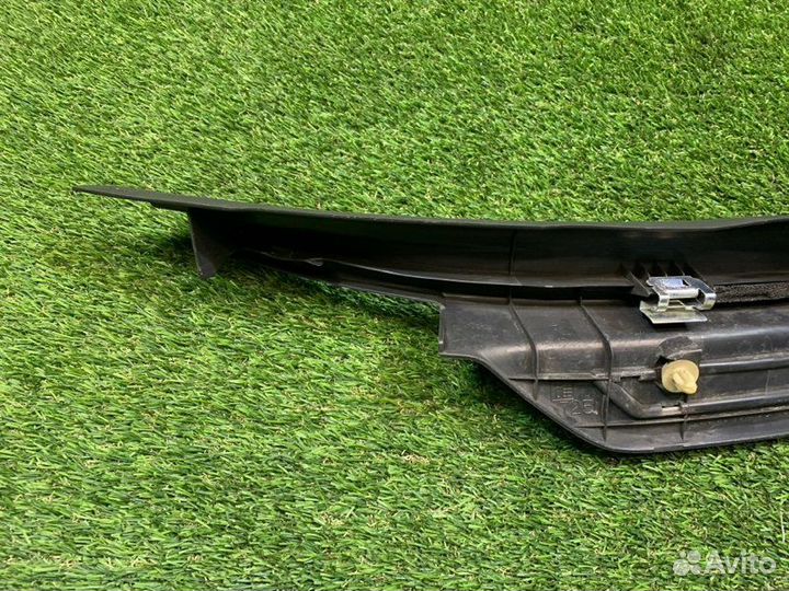 Накладка на порог задняя левая Toyota Camry XV40