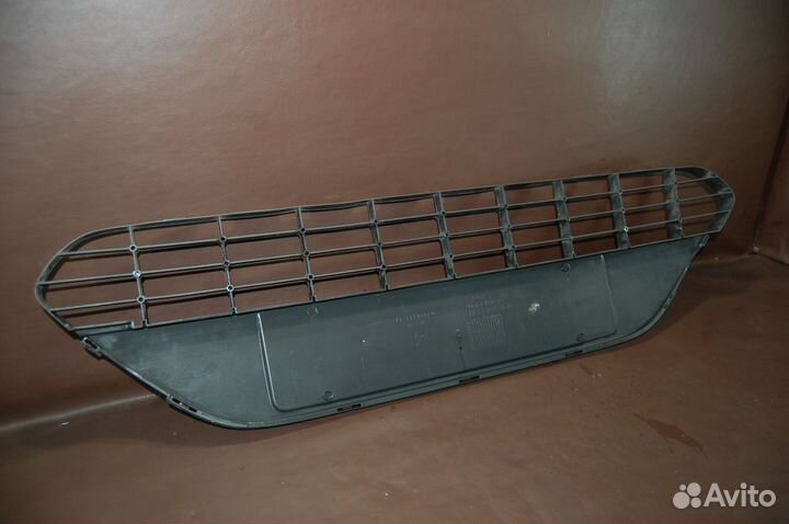 Решетка в бампер центральная - Ford Focus II