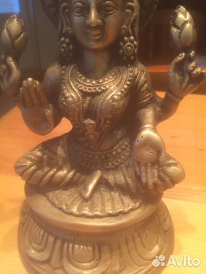 Лакшну богиня любви